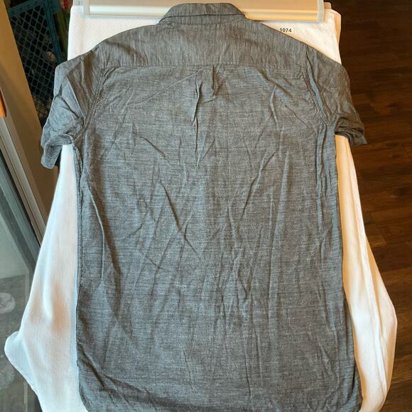 On The Byas Short Sleeve Button Down Shirt size L, Gray, Longer Length - Picture 8 of 9